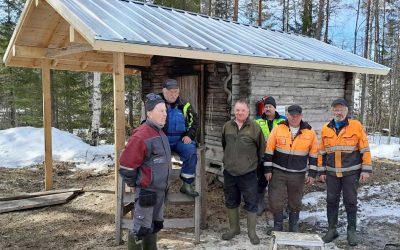 Kattotalkoot ja valvontakamera